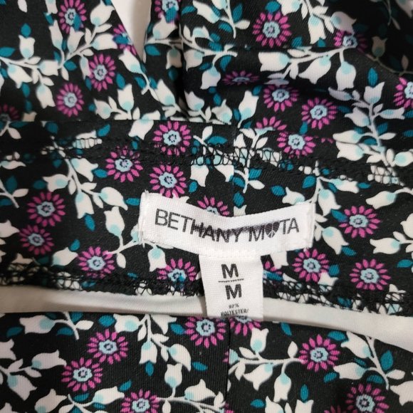GORGEOUS Bethany Mota Black Floral Leggings Size Medium - Picture 7 of 10